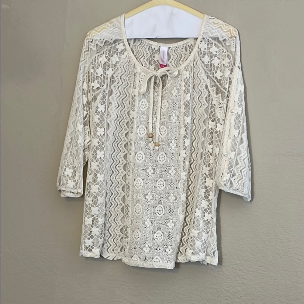 No Boundaries Cream 3/4 Sleeve Tie Front Blouse